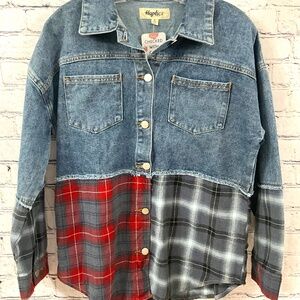 HAPTICS DENIM AND PLAID WOMENS SHIRT SIZE SMALL. Nwt
